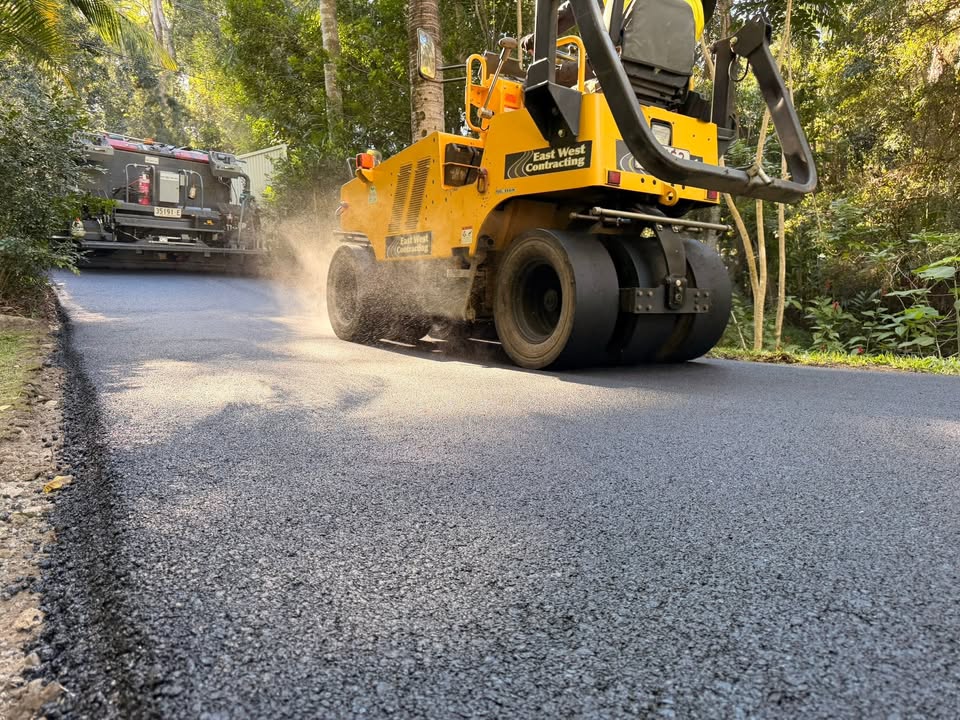 This ageing driveway was well overdue for an upgrade, and the finished result speaks for itself.
Our team completed this asphalt driveway in Buderim today, with works including:
✔️ Subgrade and base construction to extension areas
✔️ Corrective asphalt works
✔️ Deep-lift repairs
✔️ 40mm AC14 asphalt overlay surfacing
The finished product not only looks fantastic but also provides a strong, durable pavement designed to stand the test of time.
A huge credit to the crew for their attention to detail, hard work, and commitment to delivering quality workmanship. Another happy client and another outstanding result for East West Contracting.